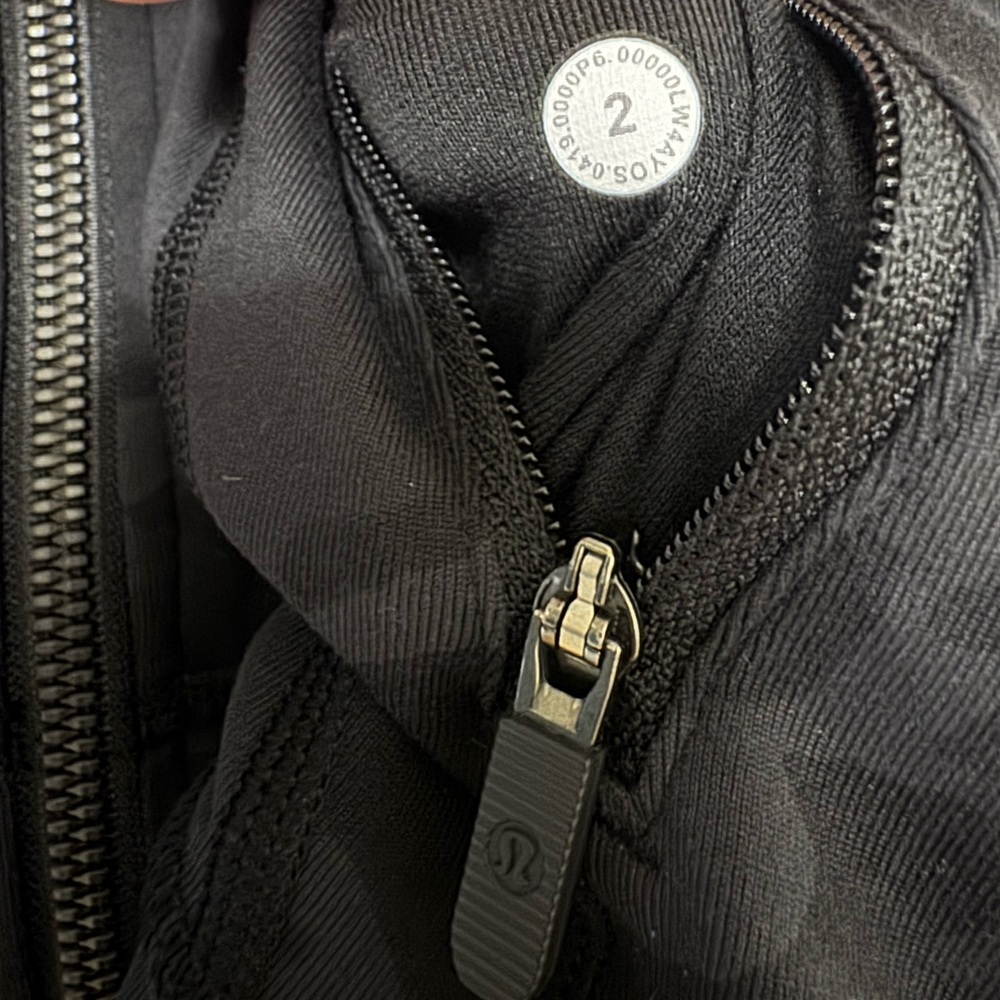 Lululemon In Stride Jacket in Incognito Black Camo - Picture 3 of 6